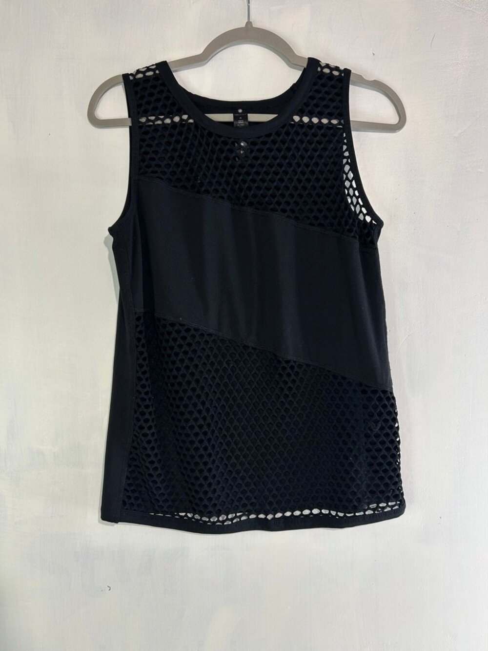 Yogalicious Black Mesh Panel Active Top Size Medium Athleisure Gym Yoga Pilates